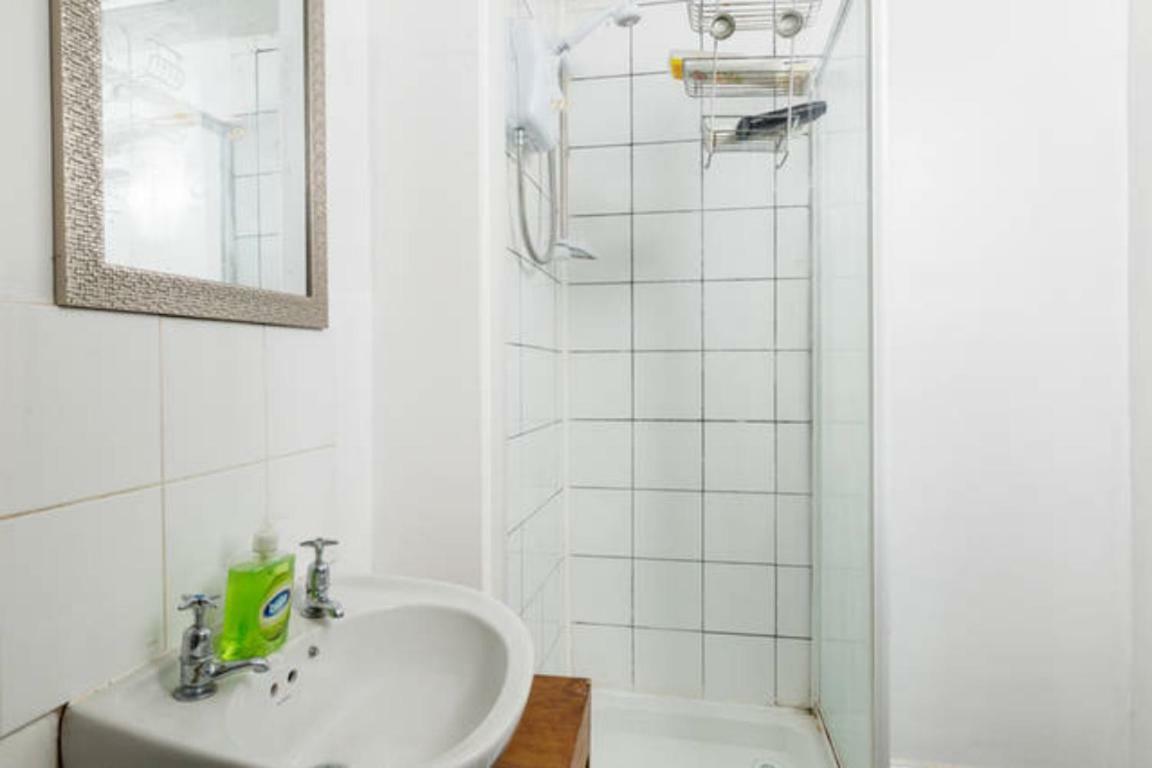 Kelsall Guest House Бирмингем Экстерьер фото